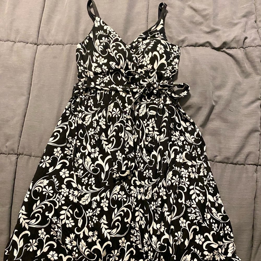Flattering white and black dress